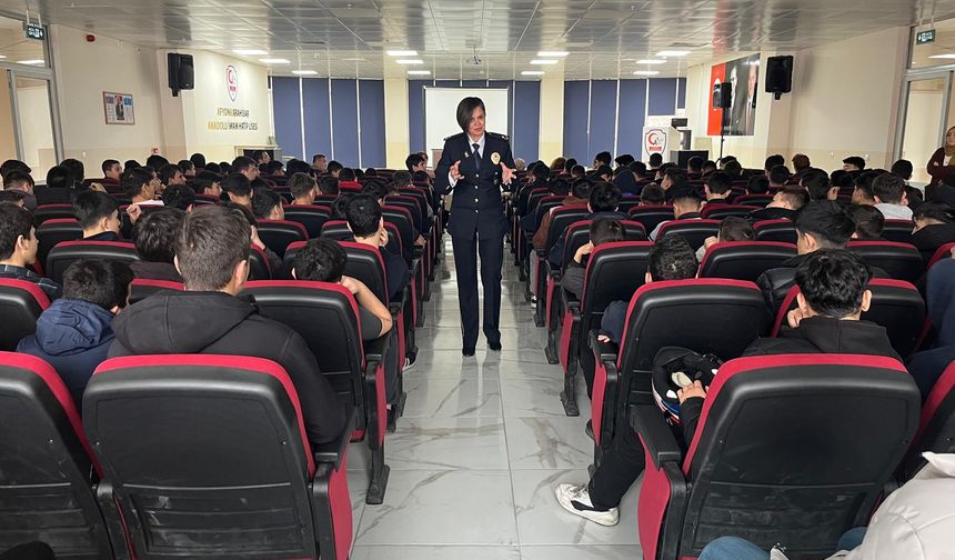 Öğrencilere “Çocuk Suçları ve Akran Zorbalığı” Eğitimi