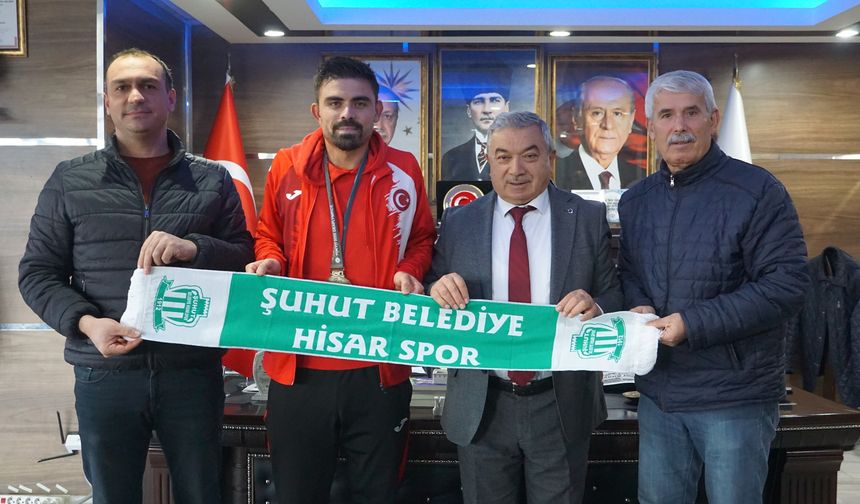 MİLLİ FUTBOLCU EMRE KILINÇ MEMLEKETİ ŞUHUT’TA