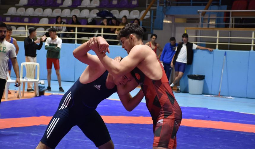 Serbest Güreş İl Birinciliği Heyecanı Sona Erdi.