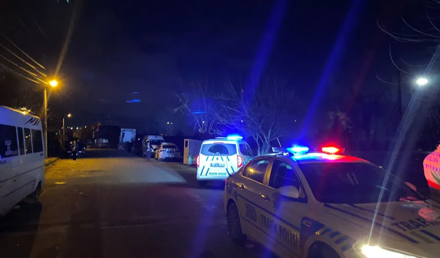 Eşrefpaşa’da Tren Dehşeti: Trenin Çarptığı Kişi Ağır Yaralandı.!