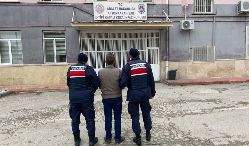Afyonkarahisar Jandarmasından Kritik Operasyon: 1 Haftada 51 Aranan Şahıs Yakalandı.!
