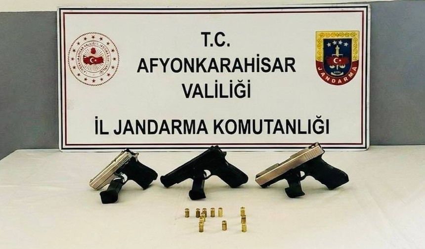 Düğünlerde Silah Ateşleyen Şüphelilere Operasyon: 3 Tabanca Ele Geçirildi