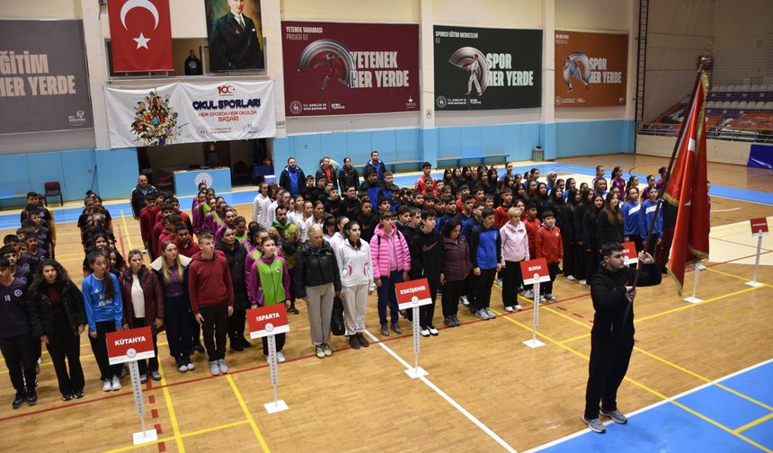 Okul Sporları Hentbol Yıldızlar Grup Müsabakaları Başladı