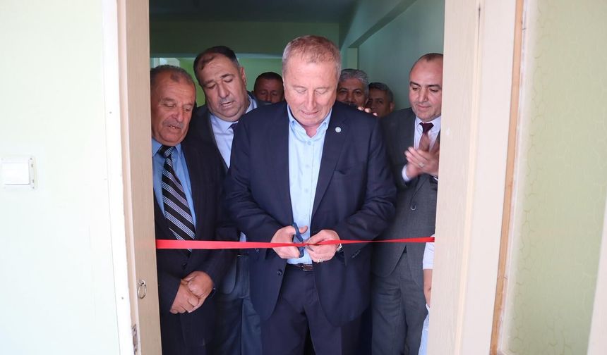 İYİ PARTİ TATARLI BELDE BAŞKANLIĞI HİZMET BİNASI COŞKULU TÖRENLE AÇILDI
