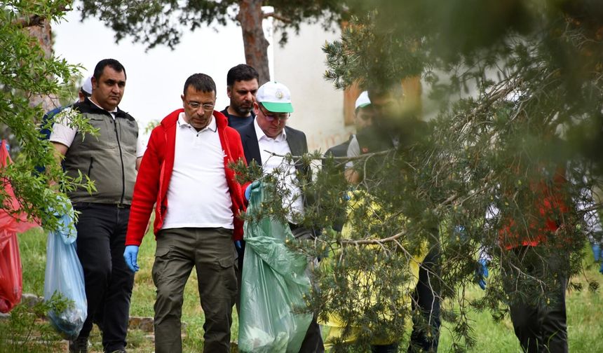 Afyonkarahisar’da “Orman Benim” Projesi ile Doğaya Sahip Çıkıldı